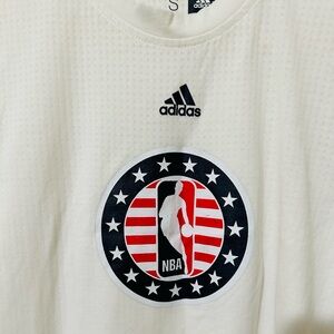 Adidas t-shirt white size S like new